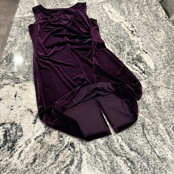 Jessica, size 10 purple sleeveless velour dress with stretch and ruching - Picture 4 of 9